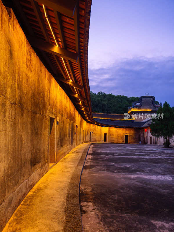 深圳历史之大田世居客家围龙屋夜景