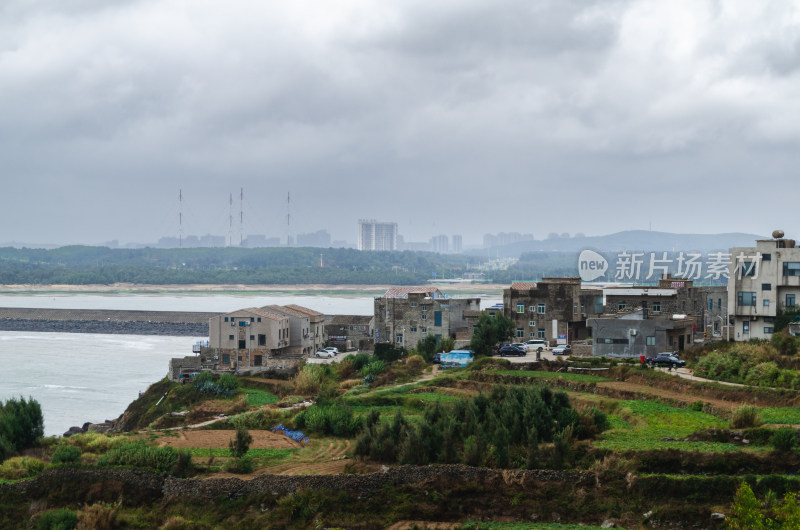 福建省福州市平潭岛北港村旁的海边梯田