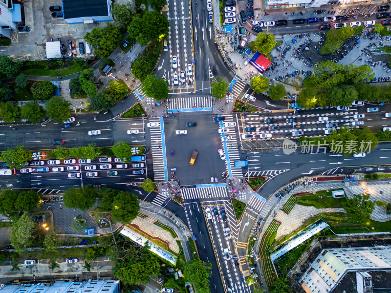 俯拍道路航拍图