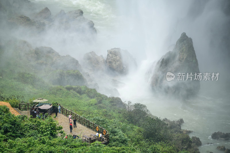 峡谷山川瀑布水流奔腾大自然风光