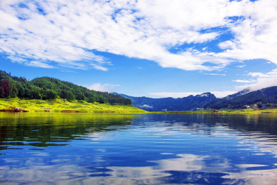 风景湖泊雅女湖