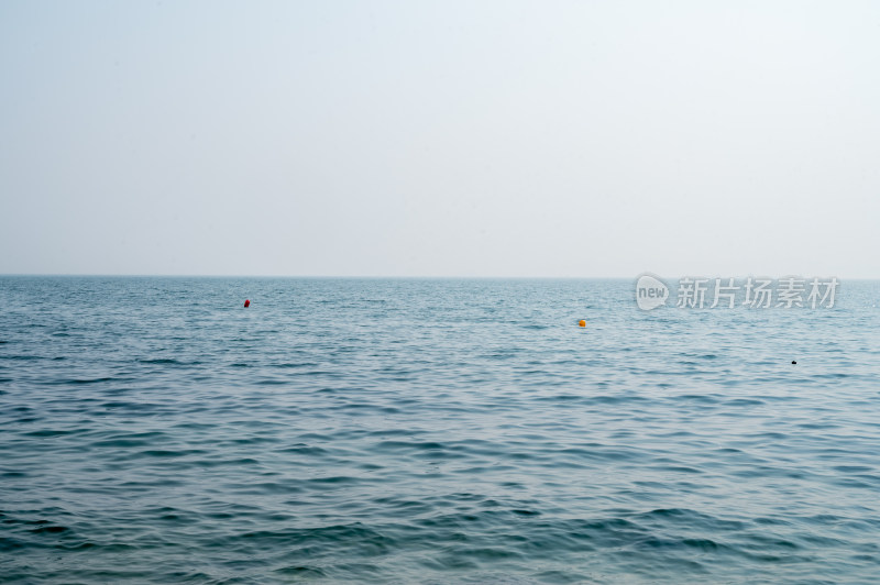 平静海面远景