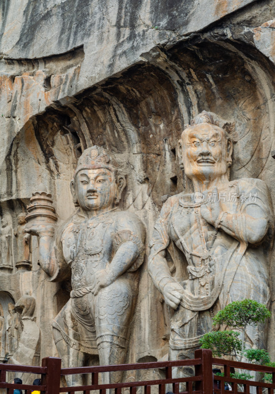 洛阳龙门石窟奉先寺的天王和力士雕塑
