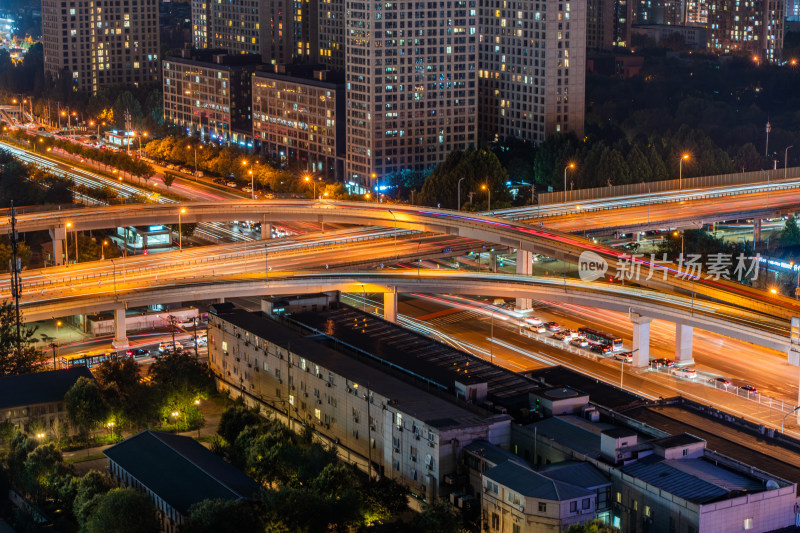 北京城市立交桥夜景流光溢彩车水马龙