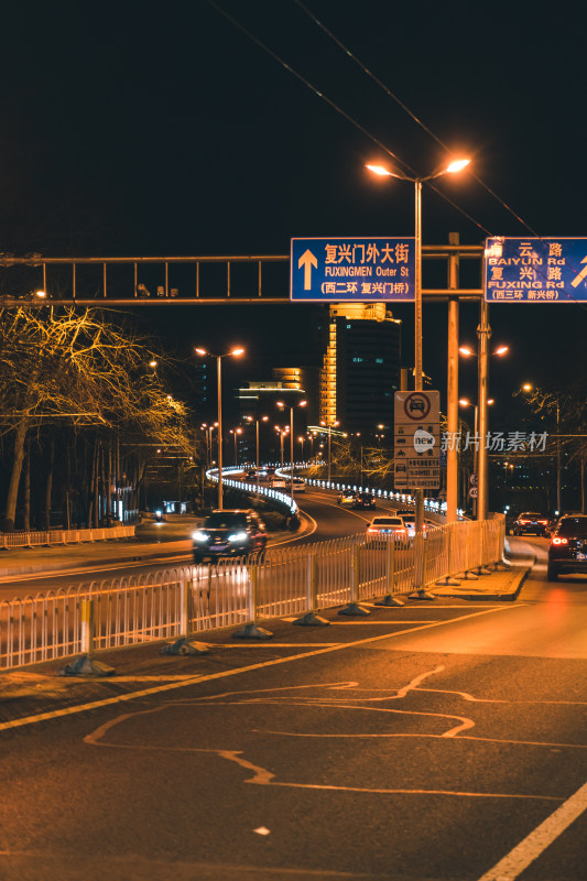 北京玉渊潭夜景车流灯光